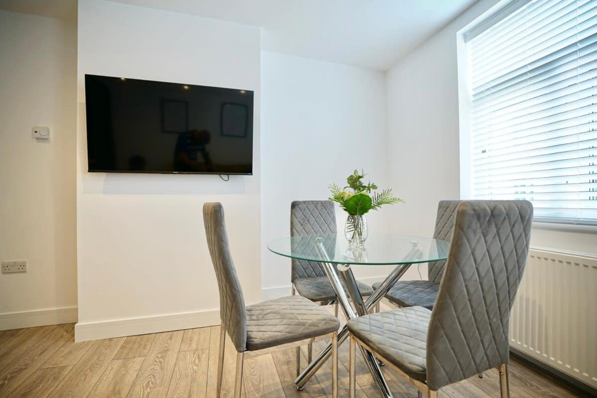 Huntingdon Luxury Apartments Exterior foto